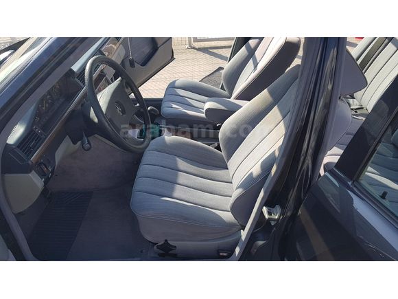 Sahibinden Mercedes - Benz E 200 1989 Model  148.000 km Siyah