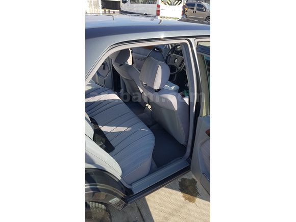 Sahibinden Mercedes - Benz E 200 1989 Model  148.000 km Siyah
