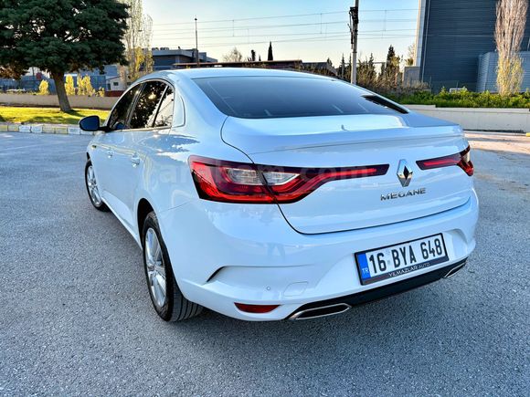 Renault Megane 1.3 TCe Joy 2022 Model