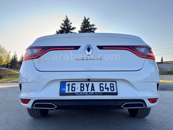Renault Megane 1.3 TCe Joy 2022 Model
