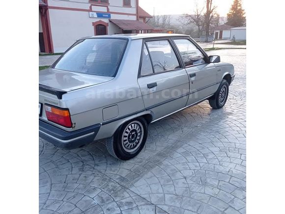 SAHİBİNDEN EMSALSİZ 1.SINIF RENAULT 9 GTL