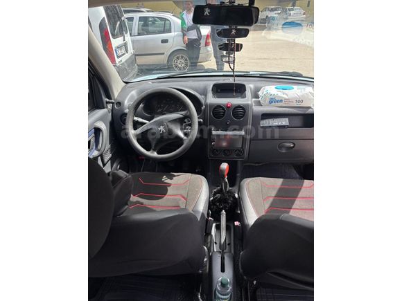 Sahibinden Peugeot Partner 1.9 D 2004 Model