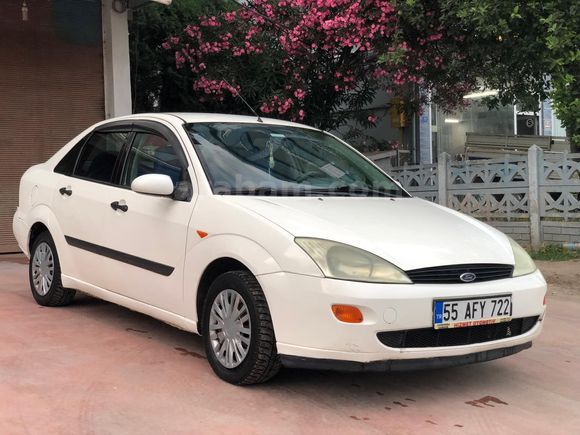 Galeriden Ford Focus 1.6 Ambiente 2000 Model Samsun