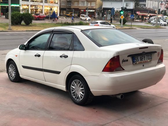 Galeriden Ford Focus 1.6 Ambiente 2000 Model Samsun