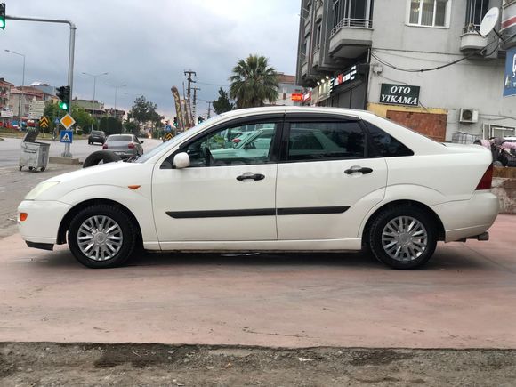 Galeriden Ford Focus 1.6 Ambiente 2000 Model Samsun