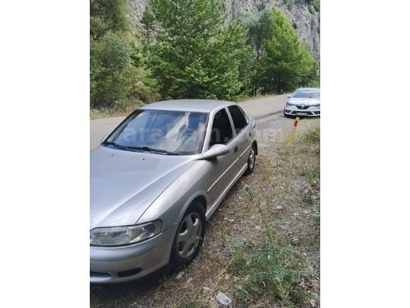 Sahibinden Opel Vectra 1.6 GL 2000 Model