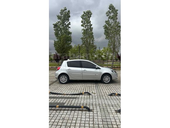  Renault Clio 1.5 dCi Extreme 2011 Model 