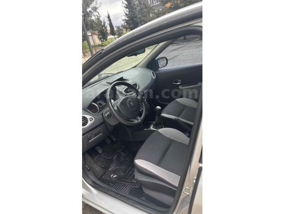  Renault Clio 1.5 dCi Extreme 2011 Model 