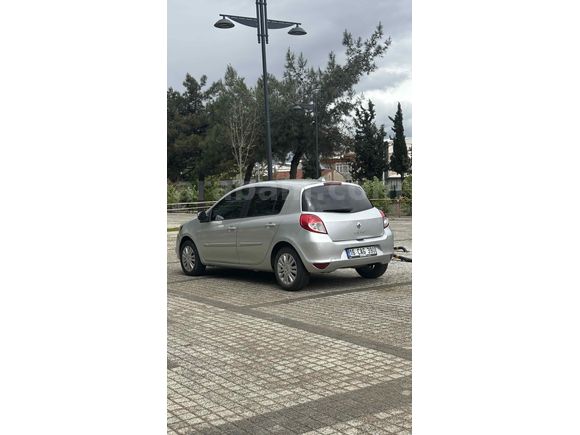  Renault Clio 1.5 dCi Extreme 2011 Model 