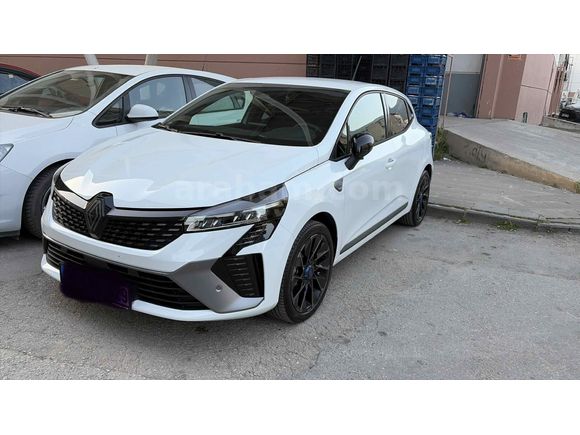 Sahibinden Renault Clio 1.0 TCe Techno Esprit Alpine 2025 Model 
