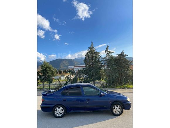 klimalı bakımlı aile aracı Sahibinden Renault Megane 1