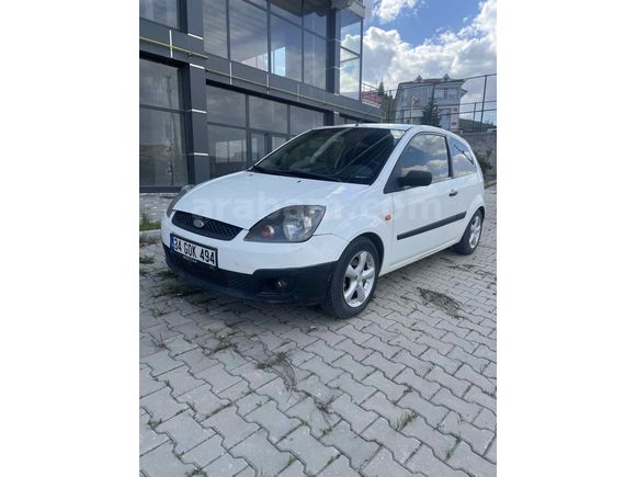 Sahibinden Ford Fiesta 1.4 TDCi Comfort van 2006 Model Beyaz makyajlı kasadır
