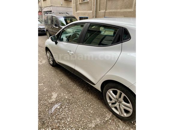 İlk sahibinden 2017 çıkışlı hatasız boyasız 1.5 Dci joy