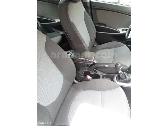 Sahibinden Hyundai Accent Blue 1.6 CRDI Mode 2011 Model