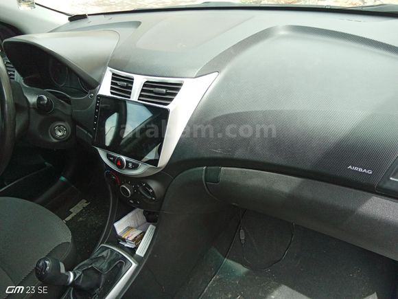 Sahibinden Hyundai Accent Blue 1.6 CRDI Mode 2011 Model