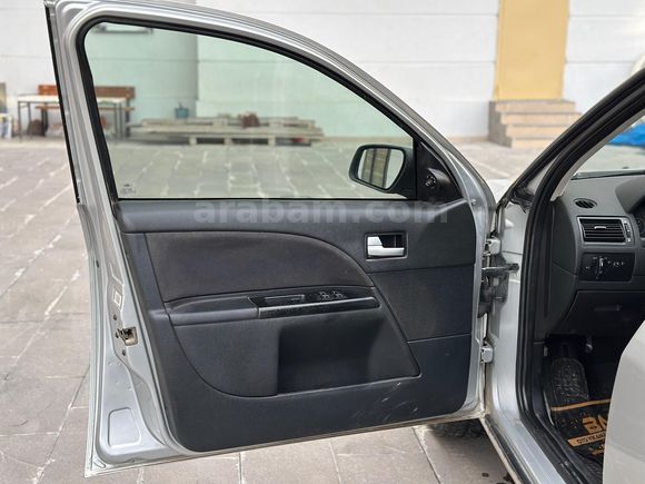 Sahibinden Ford Mondeo 2.0 Ghia 2005 Model 