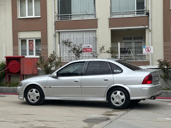 Sahibinden Opel Vectra 2.0 CDX 2000 Model