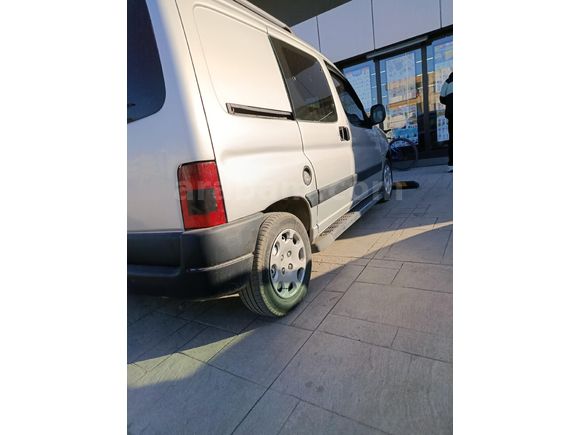 Sahibinden Peugeot Partner 1.9 D 2004 Model