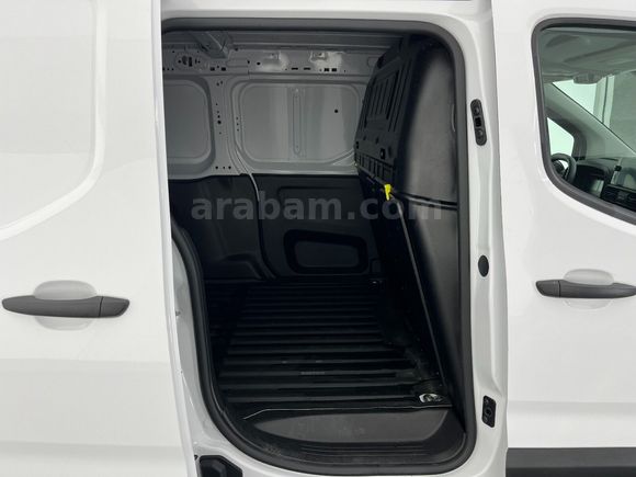 otomobil Fiat Doblo Cargo 1.5 BlueHDİ Maxi