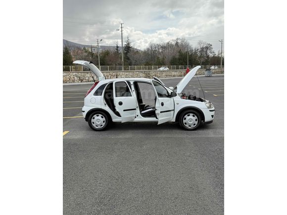 Sahibinden Opel  Corsa parça boyalı 