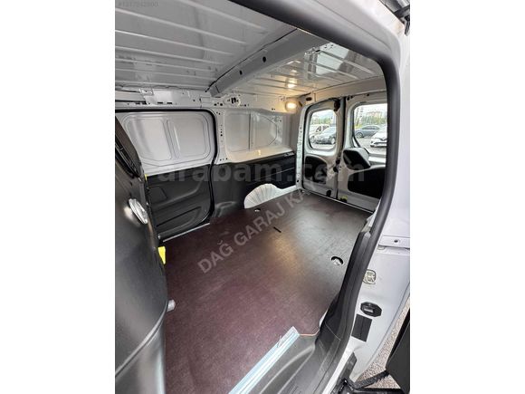 2025 OPEL COMBO 1.5 D HATASIZ OTOMATİK 50 BİN KM