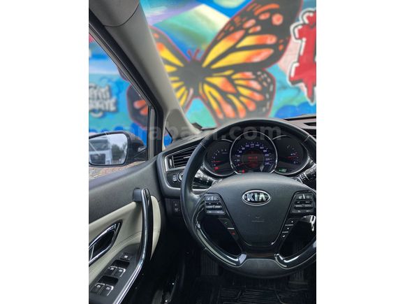 Sahibinden Kia Ceed 1.6 CRDi Concept Plus 2015 Model 