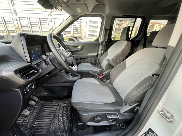 Galeriden Ford Tourneo Courier 1.5 EcoBlue Titanium 2024 Model Manisa