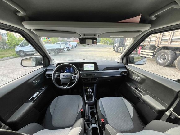 Galeriden Ford Tourneo Courier 1.5 EcoBlue Titanium 2024 Model Manisa