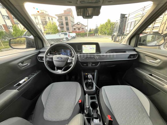 Galeriden Ford Tourneo Courier 1.5 EcoBlue Titanium 2024 Model Manisa
