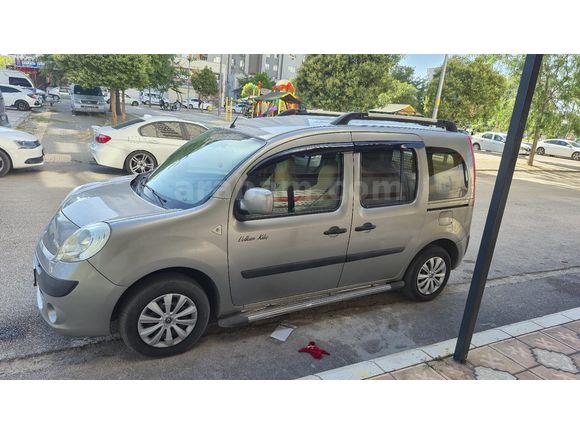 Sahibinden Renault Kangoo Multix 1.5 dCi Expression 2010 Model  197.000 km Gri (titanyum)