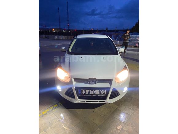 Sahibinden Ford Focus 1.6 TDCi Titanium 2011 Model  201.000 km Beyaz