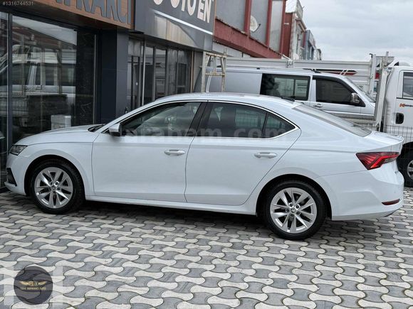 2022 SKODA OCTAVİA 1.0 E-TEC 110 BG DSG PREMIUM HATASZ 156.000KM