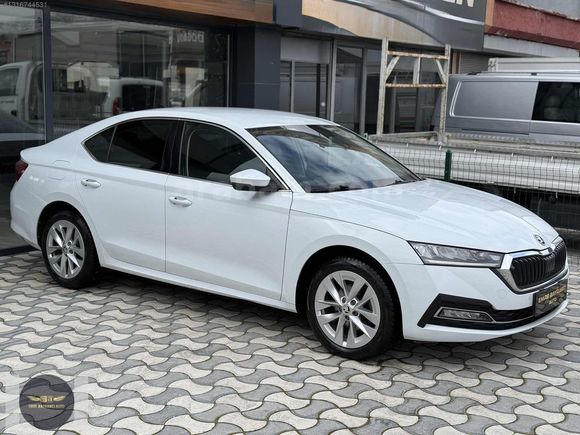 2022 SKODA OCTAVİA 1.0 E-TEC 110 BG DSG PREMIUM HATASZ 156.000KM