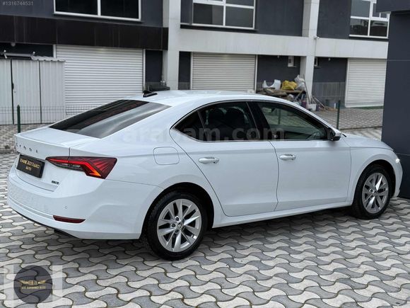 2022 SKODA OCTAVİA 1.0 E-TEC 110 BG DSG PREMIUM HATASZ 156.000KM