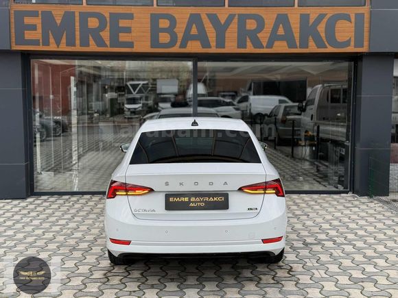 2022 SKODA OCTAVİA 1.0 E-TEC 110 BG DSG PREMIUM HATASZ 156.000KM