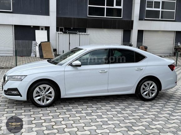2022 SKODA OCTAVİA 1.0 E-TEC 110 BG DSG PREMIUM HATASZ 156.000KM
