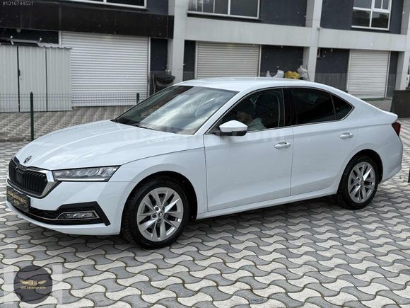 2022 SKODA OCTAVİA 1.0 E-TEC 110 BG DSG PREMIUM HATASZ 156.000KM
