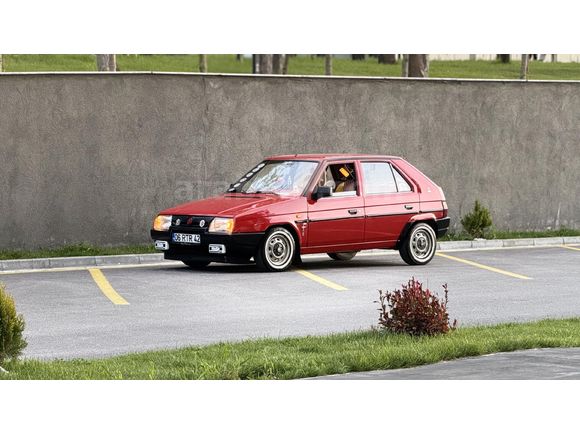 YAPILI DEKOR'LUK Skoda Favorit