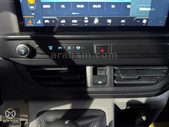 MİRHAN OTOMOTİV'DEN 2025 FORD CUSTOM 320 S 8.000 KM HATASIZ FUL