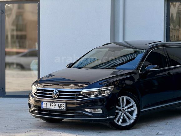 Galeriden Volkswagen Passat Variant 1.5 TSI Elegance 2023 Model KREDİ KARTINA 12 TAKSİT