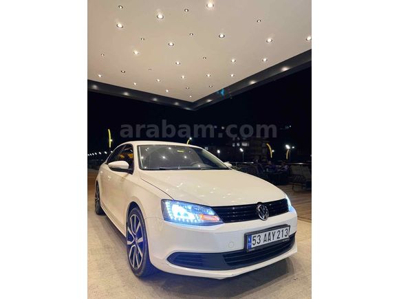 Sahibinden Volkswagen Jetta 1.2 TSi Trendline 2013 Model  108.000 km Beyaz