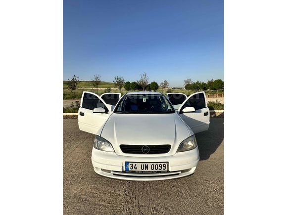 Akademisyenden 1.6 Opel Astra