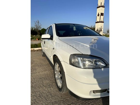 Akademisyenden 1.6 Opel Astra