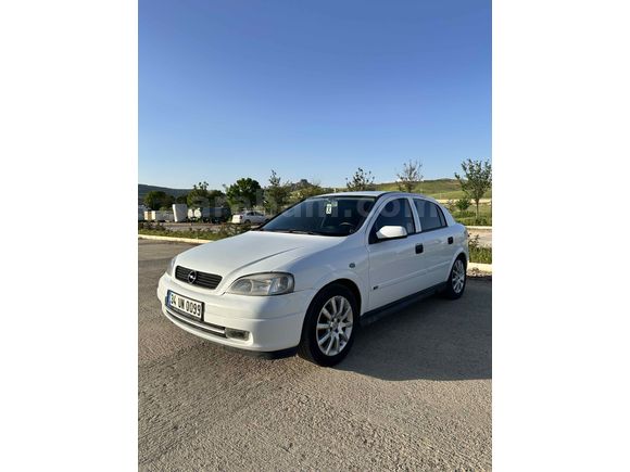 Akademisyenden 1.6 Opel Astra
