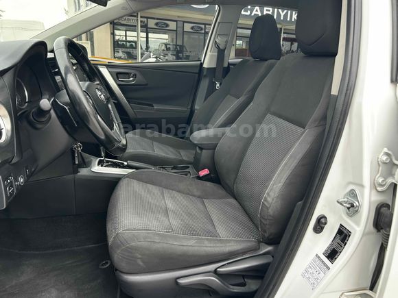 Galeriden Toyota Auris 1.6 Active Skypack 2014 Model Aydın