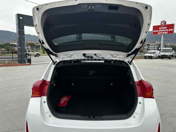 Galeriden Toyota Auris 1.6 Active Skypack 2014 Model Aydın