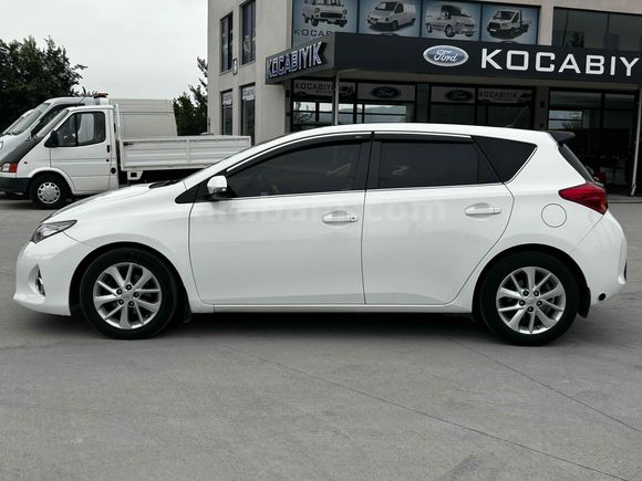 Galeriden Toyota Auris 1.6 Active Skypack 2014 Model Aydın
