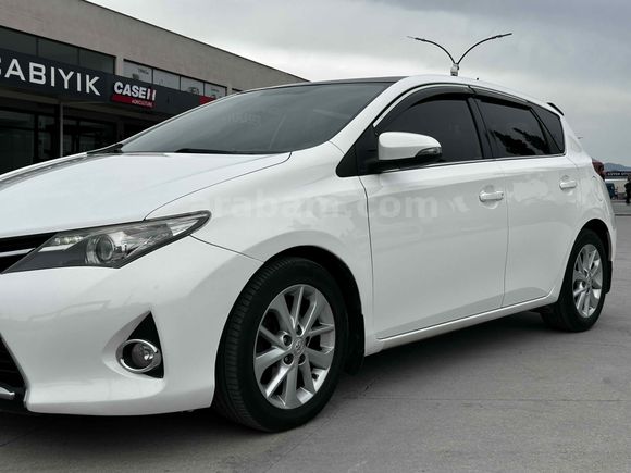 Galeriden Toyota Auris 1.6 Active Skypack 2014 Model Aydın