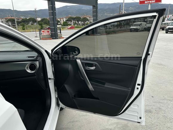 Galeriden Toyota Auris 1.6 Active Skypack 2014 Model Aydın