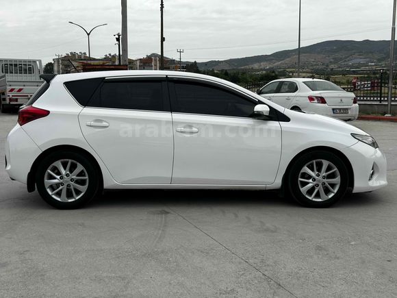 Galeriden Toyota Auris 1.6 Active Skypack 2014 Model Aydın